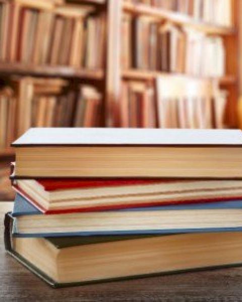 6 كتب ستساعدك على تطوير ذاتك