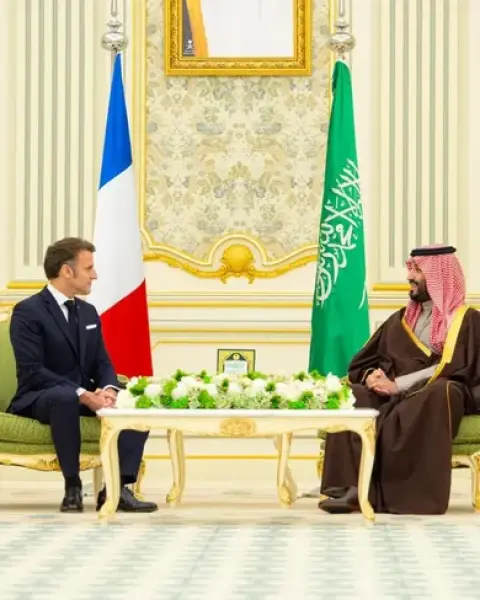 ولي العهد السعودي والرئيس الفرنسي يبحثان هاتفياً التطورات في المنطقة