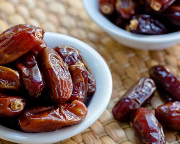 فوائد التمر للبطن
